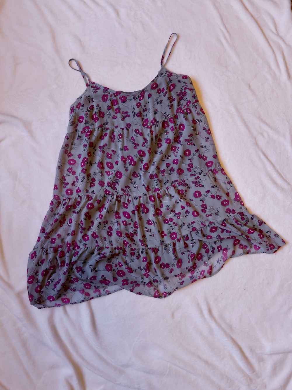 Mimi Chica Women’s Large Floral Tiered Dress Gray Pink Spaghetti Strap Boho